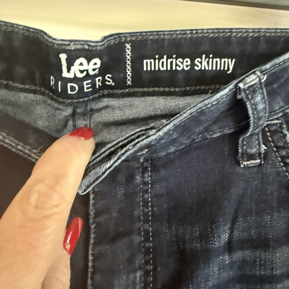 Lee Rider 18P Midrise Skinny Stretchy Wide Hips Crop Jeans 40X26 - Picture 8 of 9